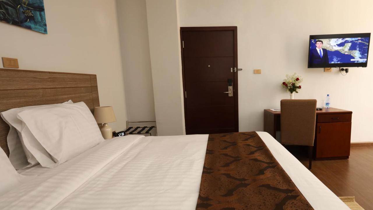 Black Horse Hotel Apartment Addis Ababa Dış mekan fotoğraf