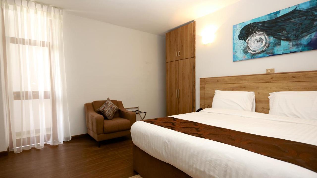 Black Horse Hotel Apartment Addis Ababa Dış mekan fotoğraf